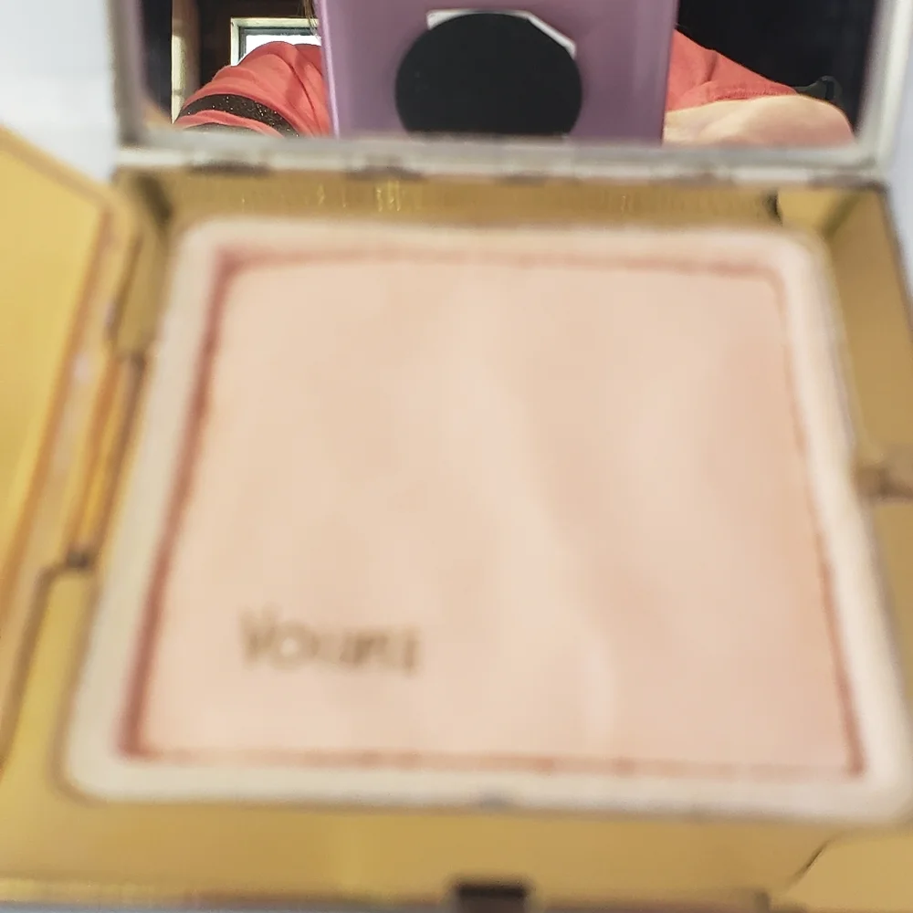 Volupte Makeup Compact - Picture 6 of 13
